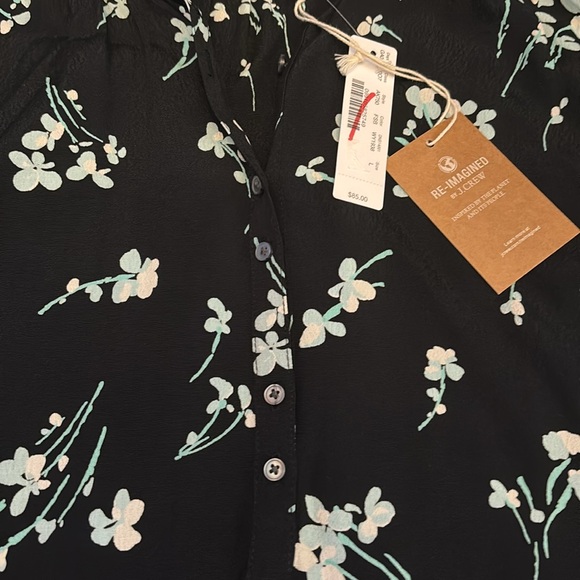 J crew women L blouse with floral pattern and placket. NWT - Picture 4 of 6
